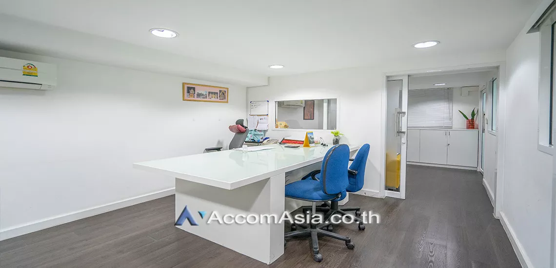 5  Condominium For Sale in Sukhumvit ,Bangkok BTS Thong Lo at Moon Tower AA30532