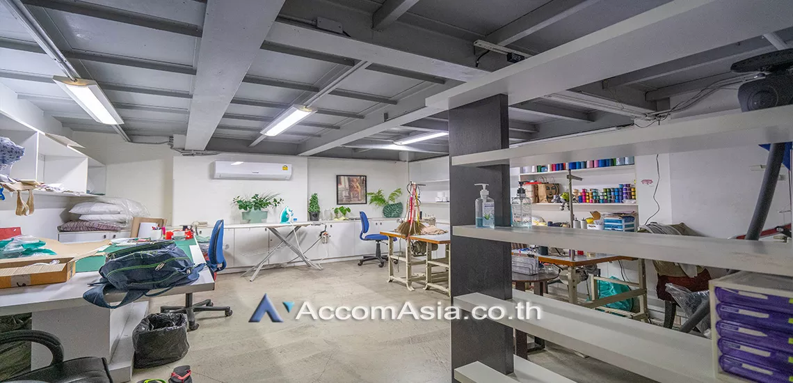 10  Condominium For Sale in Sukhumvit ,Bangkok BTS Thong Lo at Moon Tower AA30532