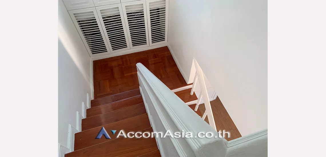 8  3 br Apartment For Rent in Phaholyothin ,Bangkok BTS Ari at Simply Delightful - Convenient AA30534