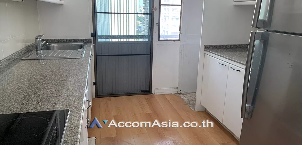 7  3 br Apartment For Rent in Phaholyothin ,Bangkok BTS Ari at Simply Delightful - Convenient AA30534