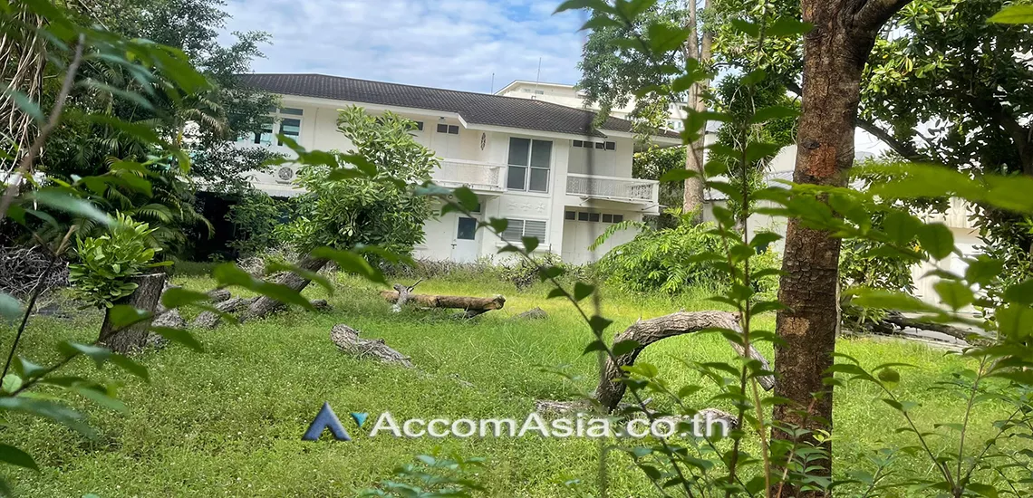 unit House For Sale in Sukhumvit, Bangkok  near BTS Ekkamai (AA30538)