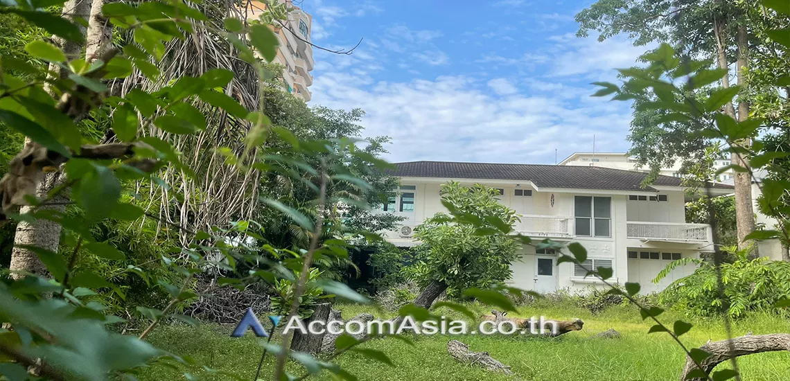  2  House For Sale in Sukhumvit ,Bangkok BTS Ekkamai AA30538