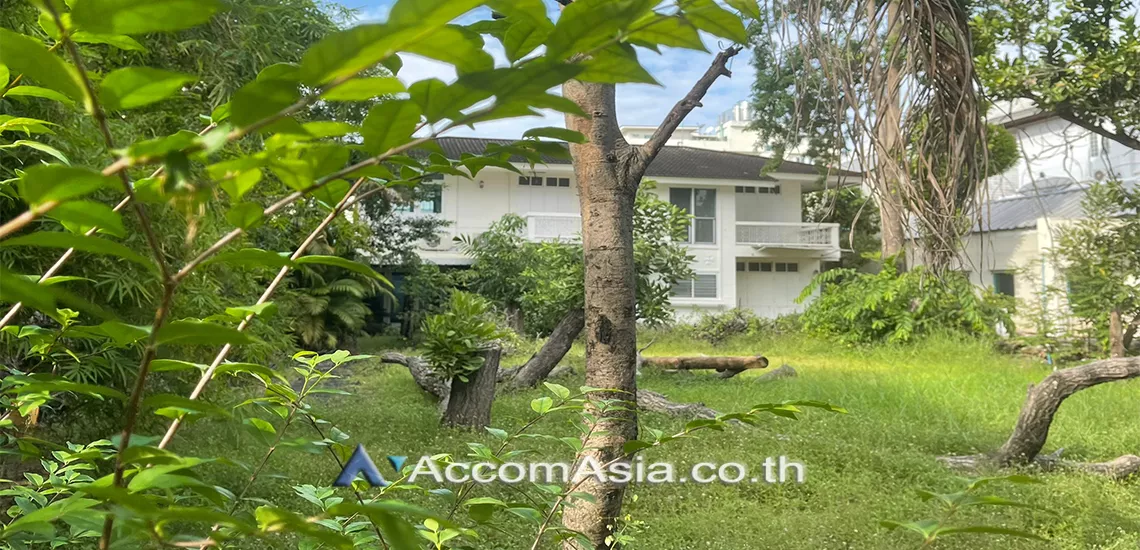  1  House For Sale in Sukhumvit ,Bangkok BTS Ekkamai AA30538