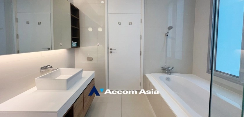 25  3 br House For Rent in Ratchadaphisek ,Bangkok MRT Phetchaburi at Hem 52 At Rama 9 AA30548