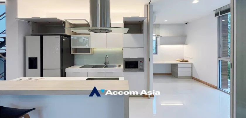 11  3 br House For Rent in Ratchadapisek ,Bangkok MRT Phetchaburi at Modern Executive Houses Compound AA30548