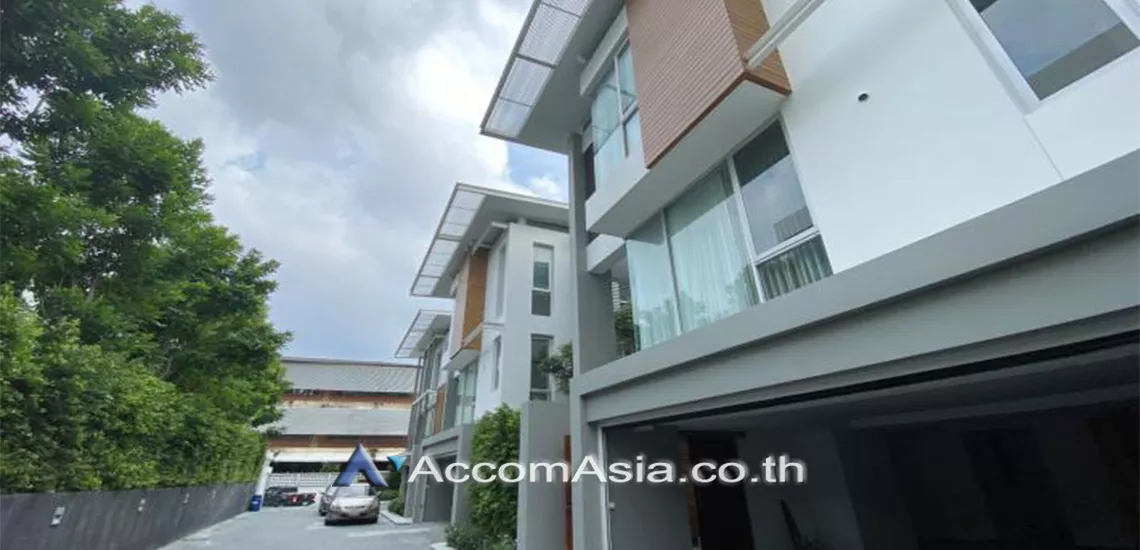  2  2 br House For Rent in Ratchadapisek ,Bangkok MRT Phetchaburi at Modern Executive Houses Compound AA30549