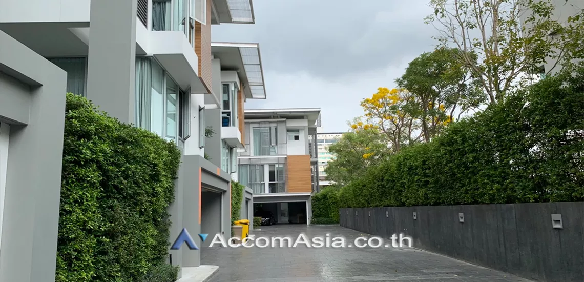  1  2 br House For Rent in Ratchadapisek ,Bangkok MRT Phetchaburi at Modern Executive Houses Compound AA30549