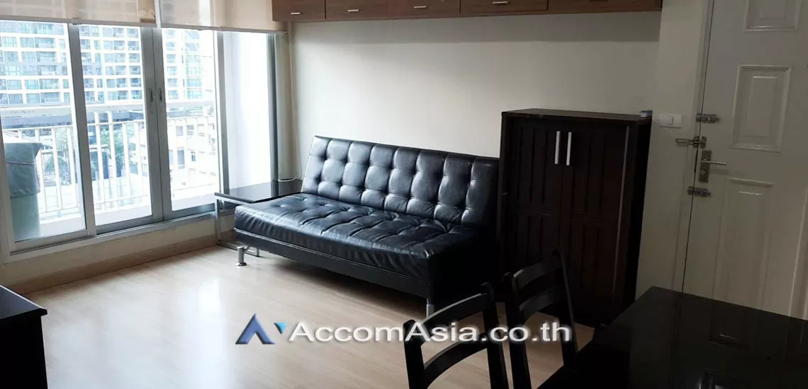  2 Bedrooms  Condominium For Rent in Silom, Bangkok  near BTS Chong Nonsi (AA30557)