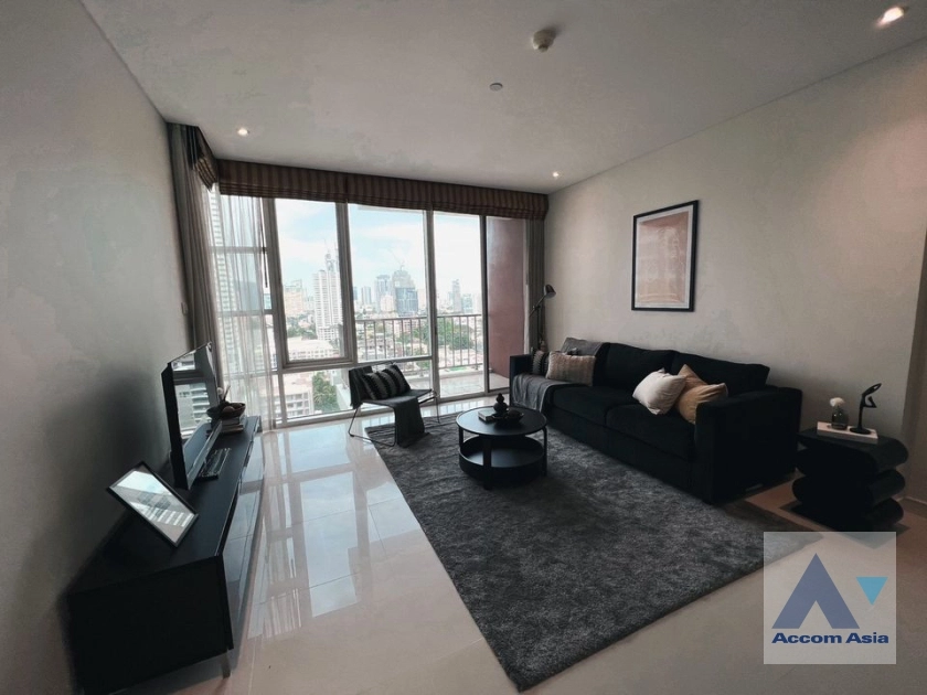 Pet friendly |  Fullerton Sukhumvit Condominium  2 Bedroom for Rent BTS Ekkamai in Sukhumvit Bangkok