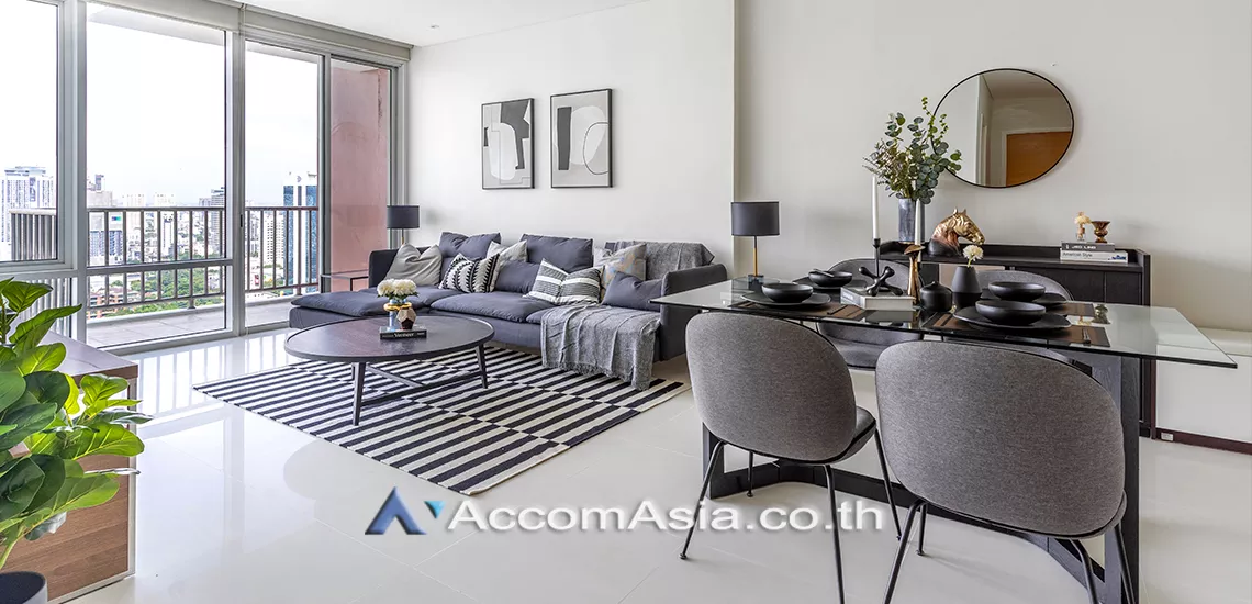 Pet friendly |  Fullerton Sukhumvit Condominium  2 Bedroom for Rent BTS Ekkamai in Sukhumvit Bangkok