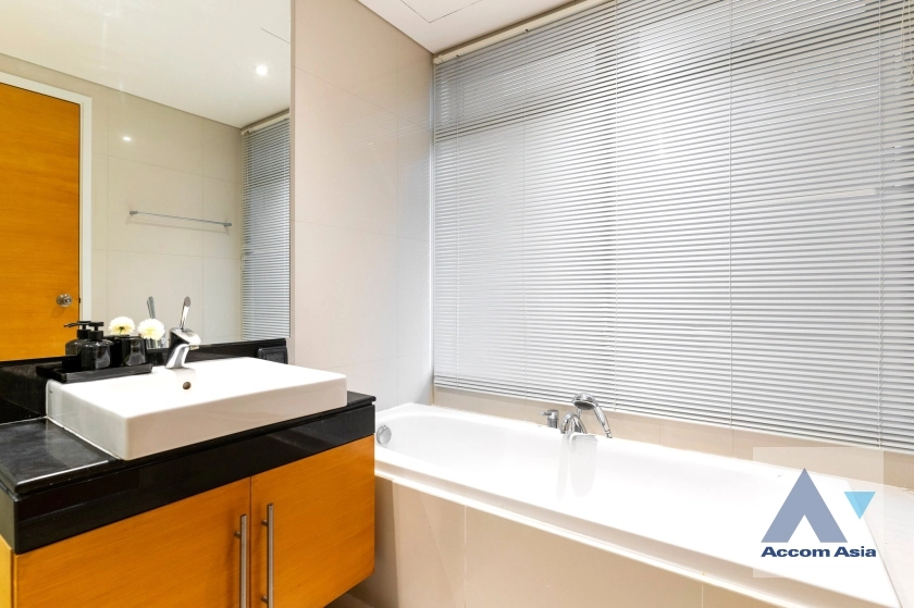 26  2 br Condominium for rent and sale in Sukhumvit ,Bangkok BTS Ekkamai at Fullerton Sukhumvit AA30564