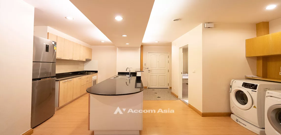 7  1 br Apartment For Rent in Ploenchit ,Bangkok BTS Ratchadamri at Step to Lumpini Park AA30570
