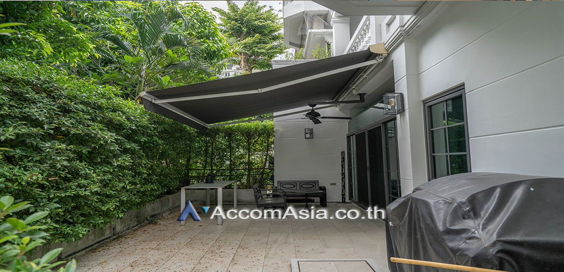4  4 br Townhouse For Rent in Sukhumvit ,Bangkok BTS Thong Lo at House in garden compound with pool AA30572