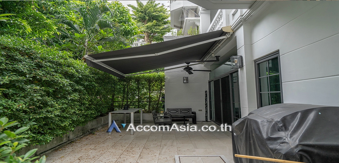 4  4 br Townhouse for rent and sale in Sukhumvit ,Bangkok  at House in garden compound with pool AA30572
