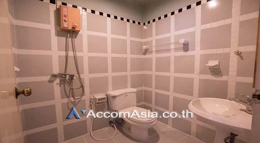 11  3 br Townhouse For Rent in Sukhumvit ,Bangkok BTS Phrom Phong at Townhouse in compound AA30582