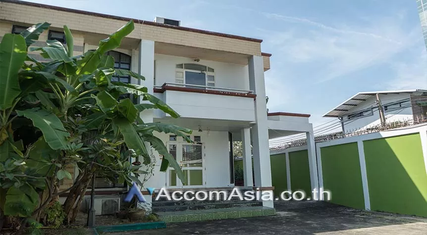  2  3 br Townhouse For Rent in Sukhumvit ,Bangkok BTS Phrom Phong at Townhouse in compound AA30583