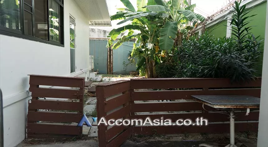 14  3 br Townhouse For Rent in Sukhumvit ,Bangkok BTS Phrom Phong at Townhouse in compound AA30583