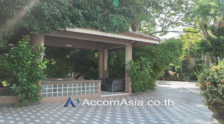 18  3 br Townhouse for rent and sale in Sukhumvit ,Bangkok BTS Phrom Phong at Townhouse in compound AA30583