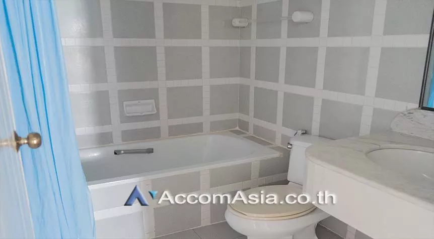 11  3 br Townhouse For Rent in Sukhumvit ,Bangkok BTS Phrom Phong at Townhouse in compound AA30583
