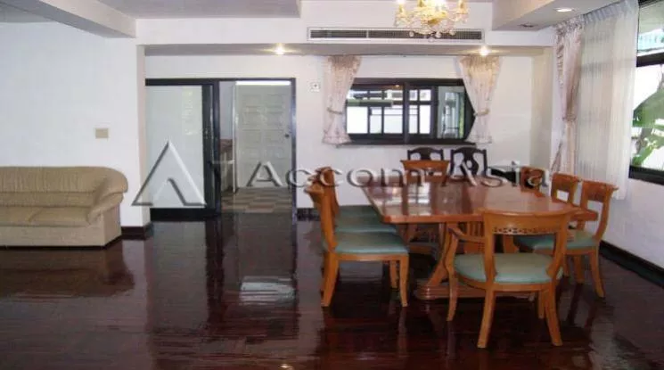  3 Bedrooms  Townhouse For Rent in Sukhumvit, Bangkok  near BTS Phrom Phong (AA30584)