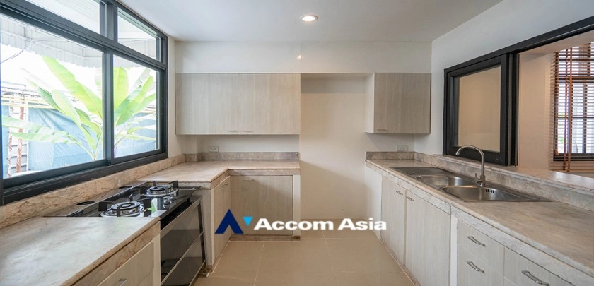 5  3 br Townhouse For Rent in Sukhumvit ,Bangkok BTS Phrom Phong at Townhouse in compound AA30585