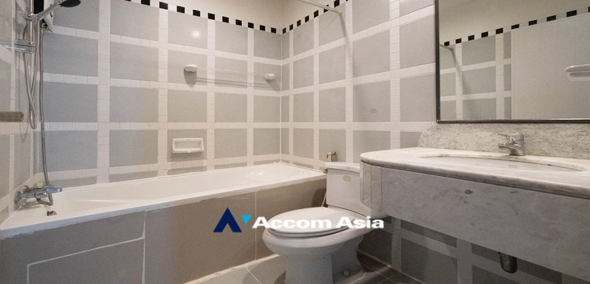 14  4 br Townhouse For Rent in Sukhumvit ,Bangkok BTS Phrom Phong at Townhouse in compound AA30585