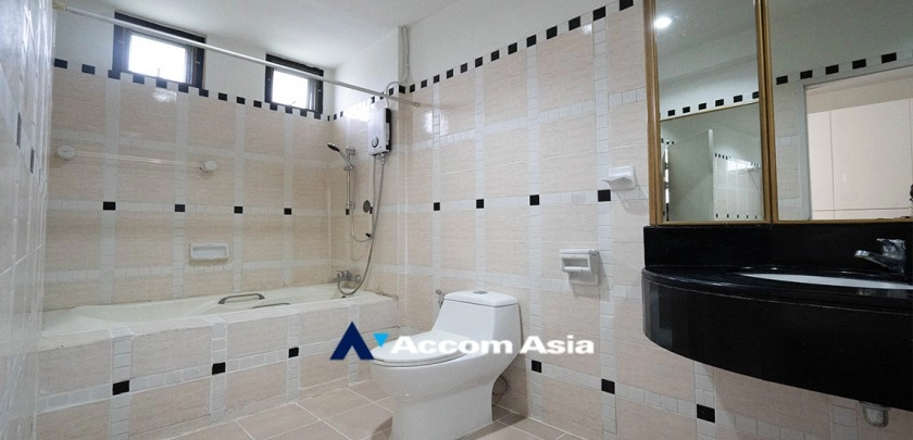 13  4 br Townhouse For Rent in Sukhumvit ,Bangkok BTS Phrom Phong at Townhouse in compound AA30585