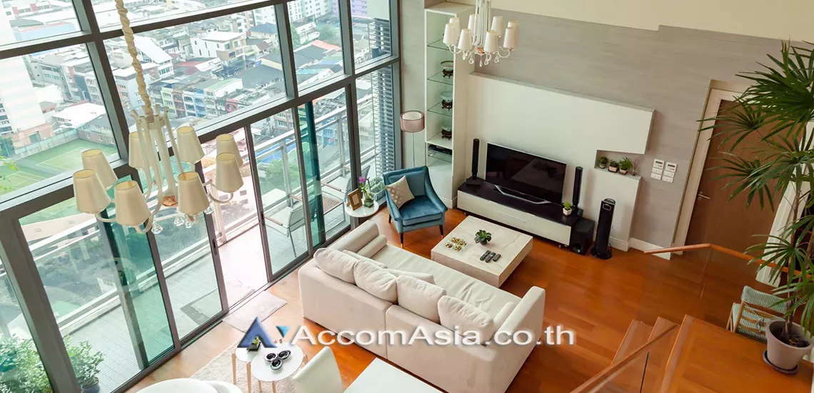 Duplex Condo |  3 Bedrooms  Condominium For Rent in Sukhumvit, Bangkok  near BTS Phrom Phong (AA30612)
