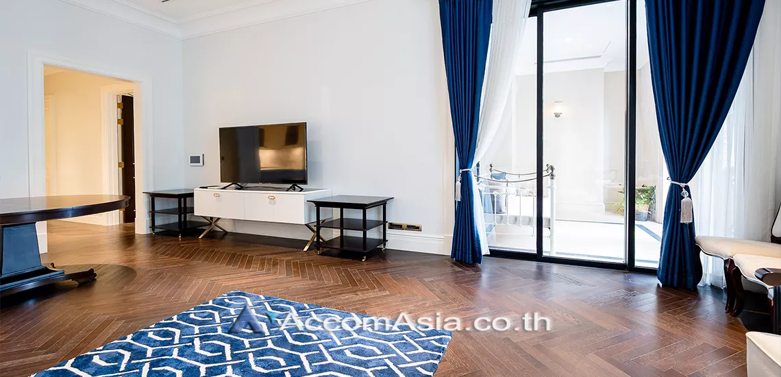unit 2 Bedrooms  Condominium For Rent in Ploenchit, Bangkok  near BTS Ploenchit (AA30616)