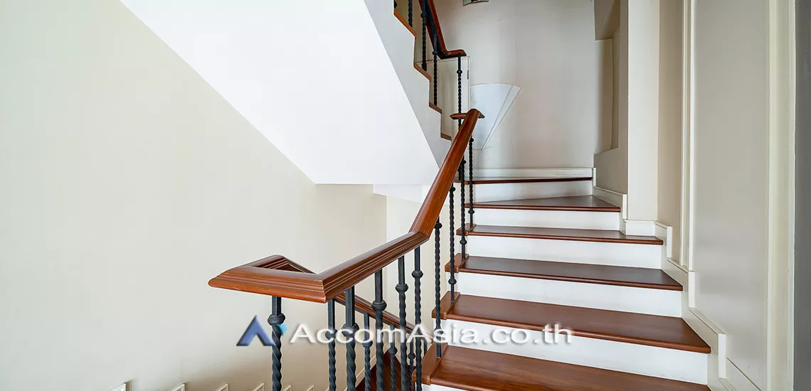 32  4 br House For Rent in Sukhumvit ,Bangkok BTS Thong Lo at Baan Klang Krung Thonglor AA30618