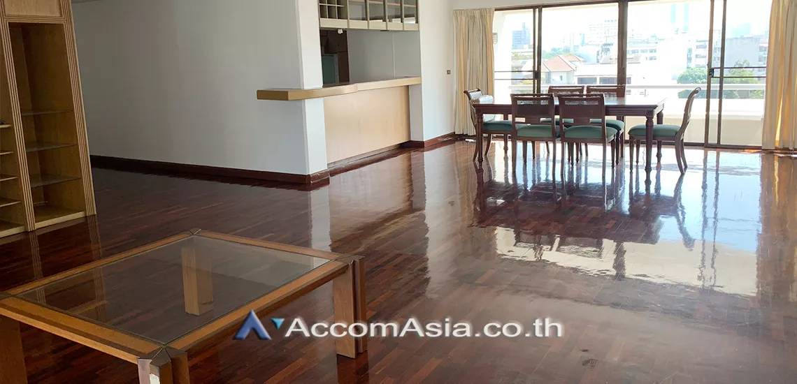  3 Bedrooms  Apartment For Rent in Phaholyothin, Bangkok  near BTS Sanam Pao (AA30632)