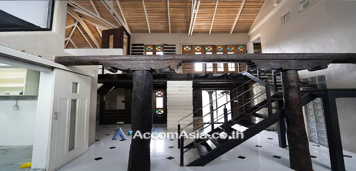 8  4 br House For Sale in Sukhumvit ,Bangkok BTS Phrom Phong AA30634