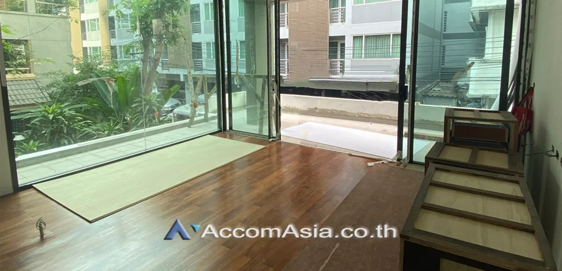 unit 3 Bedrooms  House For Rent in Sukhumvit, Bangkok  near BTS Asok - MRT Sukhumvit (AA30639)