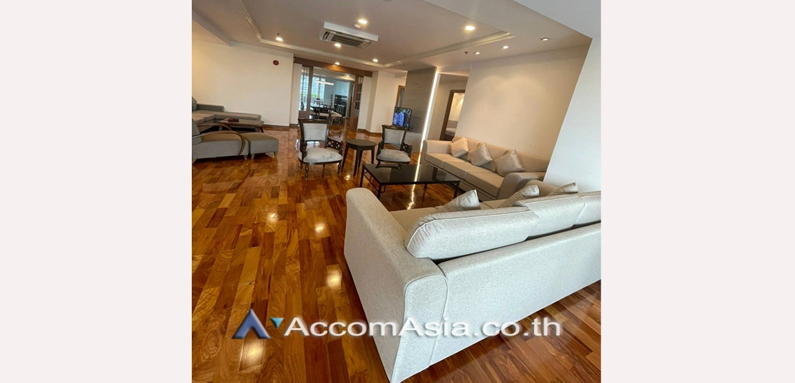unitPet friendly | Bright and functional apartment with charming wood features (AA30640)