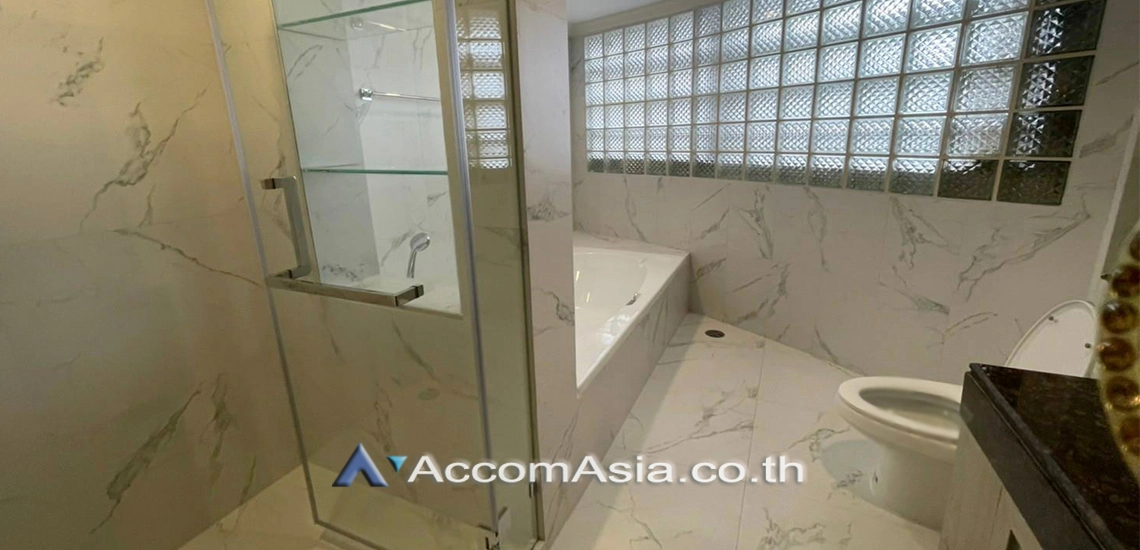 17  3 br Apartment For Rent in Sukhumvit ,Bangkok BTS Nana at Fully Furnished Apartment, Only 2 mins walk to BTS AA30640