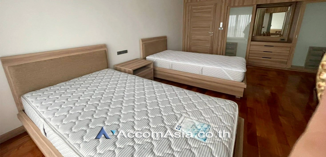 11  3 br Apartment For Rent in Sukhumvit ,Bangkok BTS Nana at Fully Furnished Apartment, Only 2 mins walk to BTS AA30640