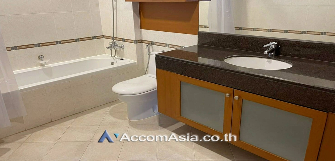 16  3 br Apartment For Rent in Sukhumvit ,Bangkok BTS Nana at Fully Furnished Apartment, Only 2 mins walk to BTS AA30640