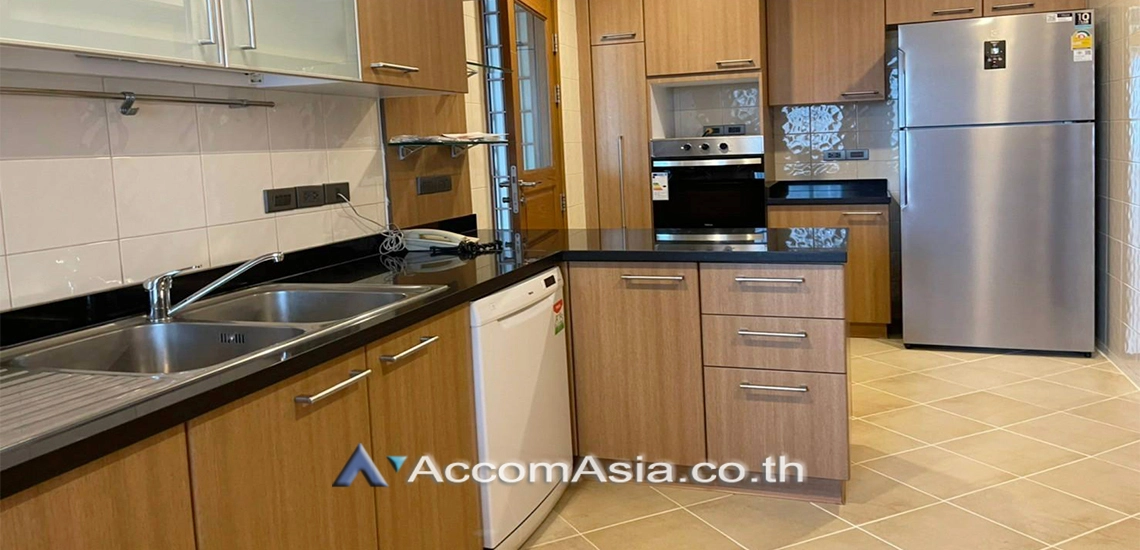 7  3 br Apartment For Rent in Sukhumvit ,Bangkok BTS Nana at Fully Furnished Apartment, Only 2 mins walk to BTS AA30640
