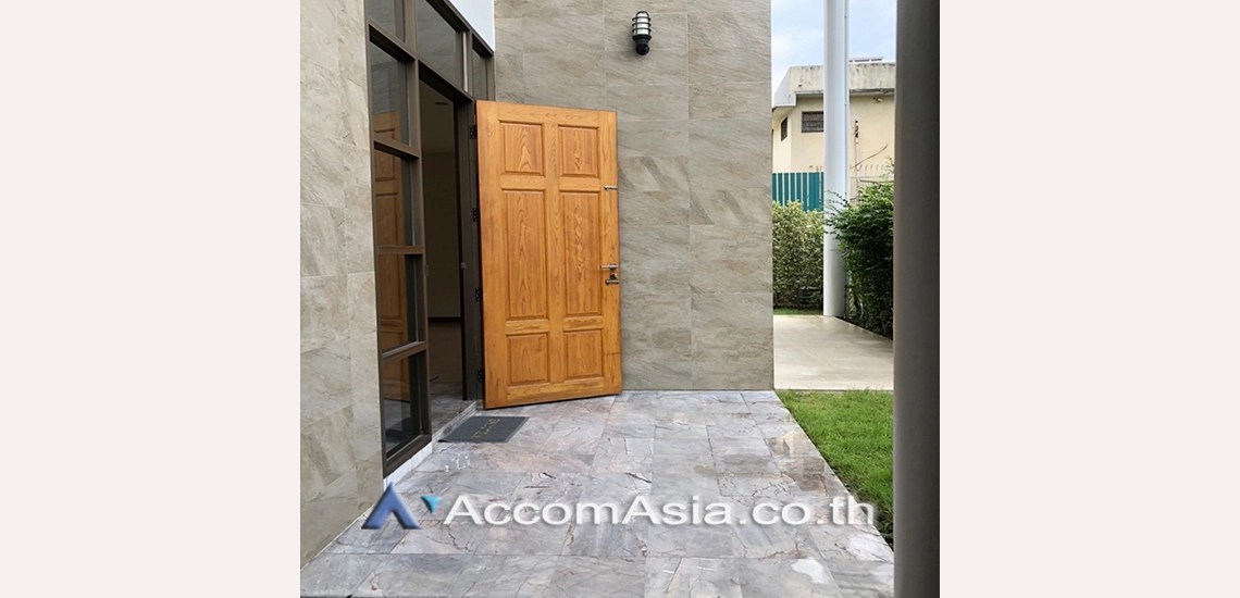unitPet friendly |  4 Bedrooms  House For Rent & Sale in Sukhumvit, Bangkok  near BTS Phrom Phong (AA30642)