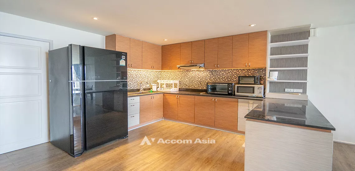 unit 3 Bedrooms  Condominium For Rent in Sukhumvit, Bangkok  near BTS Phrom Phong (AA30663)