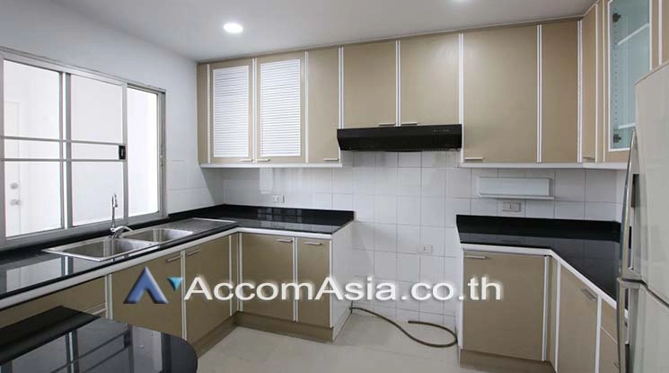 unitBig Balcony, Pet friendly |  3 Bedrooms  Condominium For Rent in Sukhumvit, Bangkok  near BTS Phrom Phong (24518)