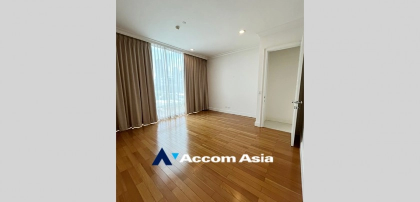  3 Bedrooms  Condominium For Rent in Sukhumvit, Bangkok  near BTS Phrom Phong (AA30684)