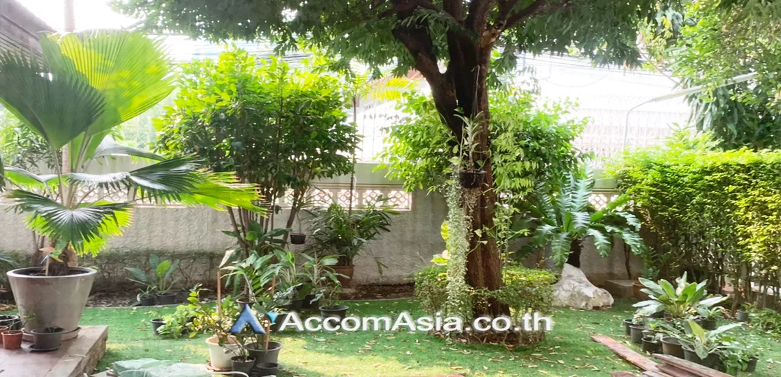 5  5 br House For Rent in Sukhumvit ,Bangkok BTS Phrom Phong at Kid Friendly House Compound AA30688