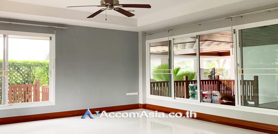 10  5 br House For Rent in Sukhumvit ,Bangkok BTS Phrom Phong at Kid Friendly House Compound AA30688