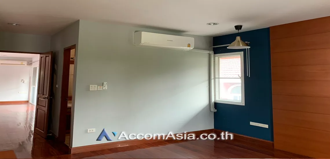 20  5 br House For Rent in Sukhumvit ,Bangkok BTS Phrom Phong at Kid Friendly House Compound AA30688