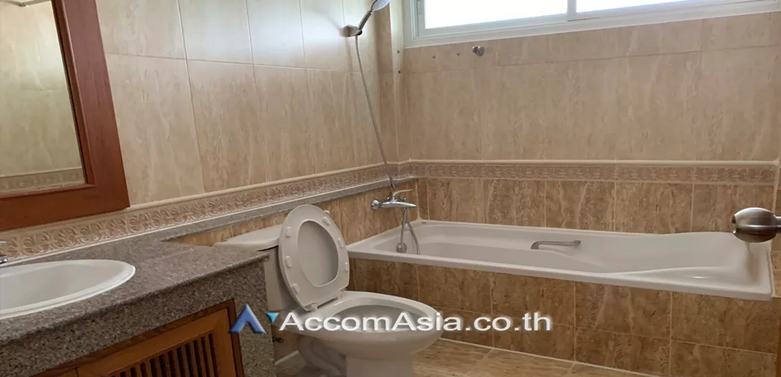 27  5 br House For Rent in Sukhumvit ,Bangkok BTS Phrom Phong at Kid Friendly House Compound AA30688