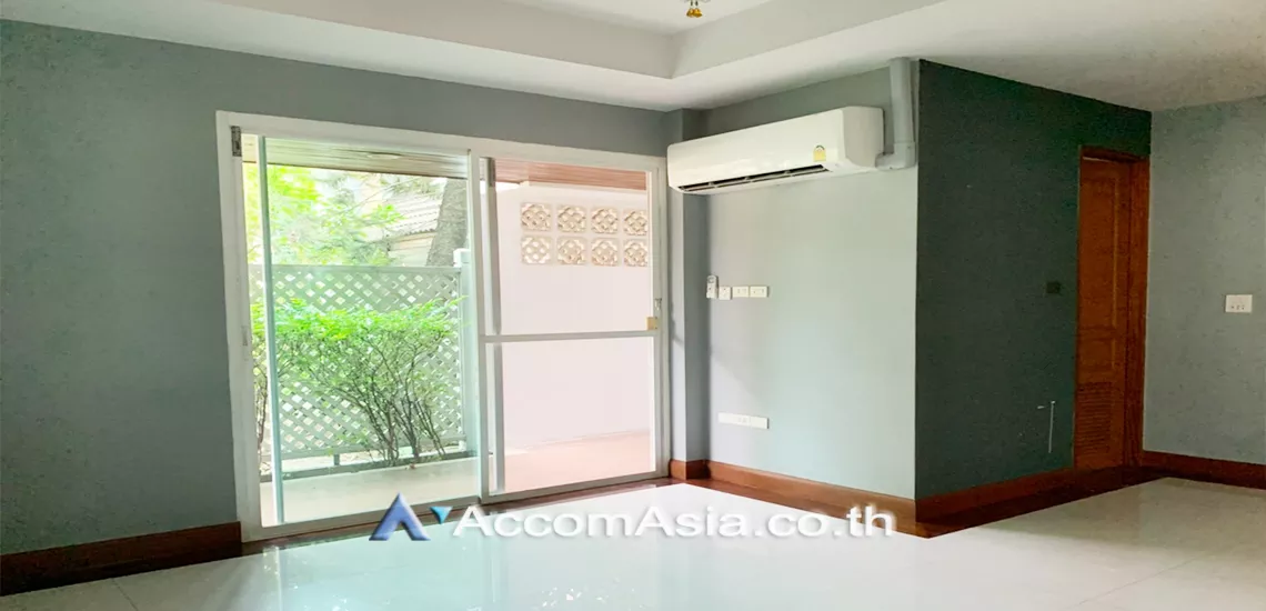 12  5 br House For Rent in Sukhumvit ,Bangkok BTS Phrom Phong at Kid Friendly House Compound AA30688
