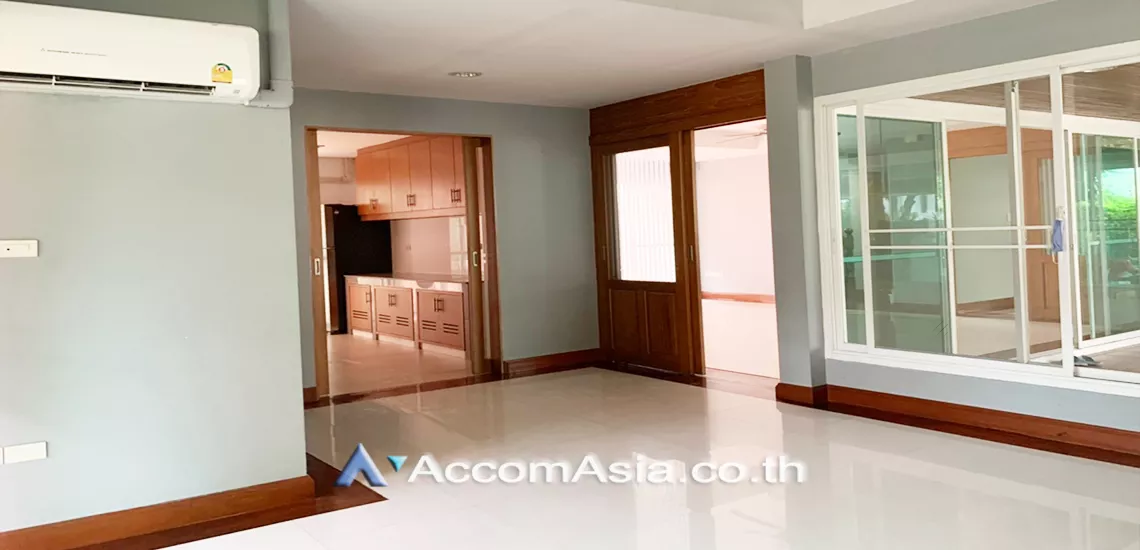 11  5 br House For Rent in Sukhumvit ,Bangkok BTS Phrom Phong at Kid Friendly House Compound AA30688