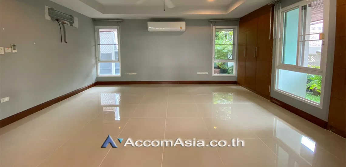 7  5 br House For Rent in Sukhumvit ,Bangkok BTS Phrom Phong at Kid Friendly House Compound AA30688