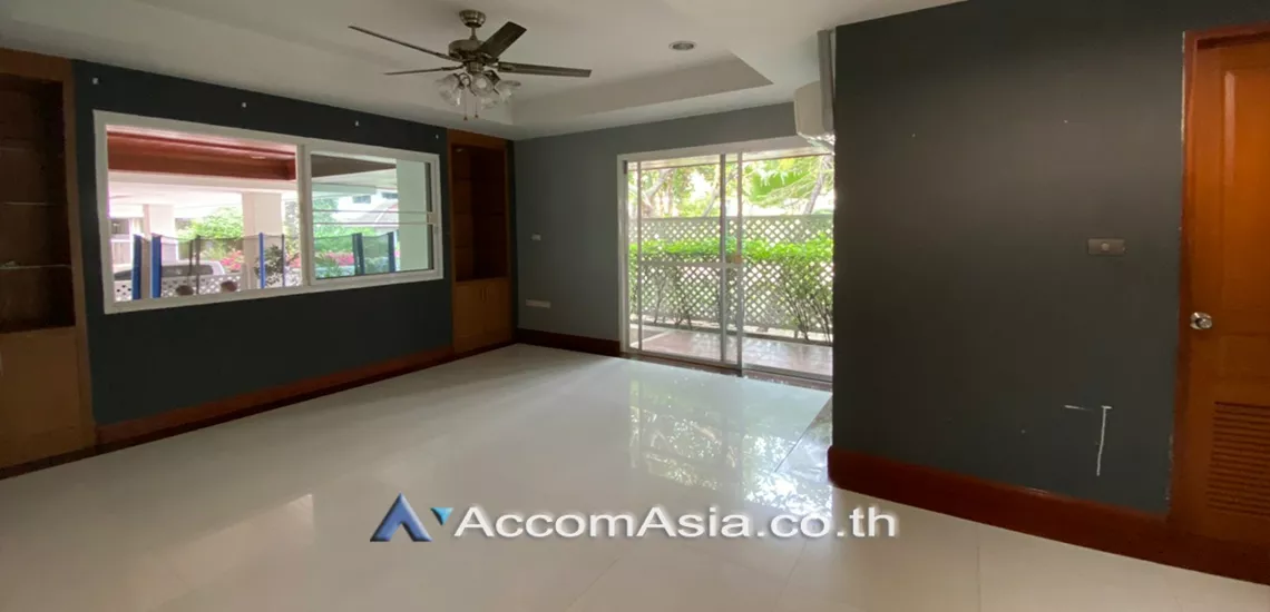 9  5 br House For Rent in Sukhumvit ,Bangkok BTS Phrom Phong at Kid Friendly House Compound AA30688